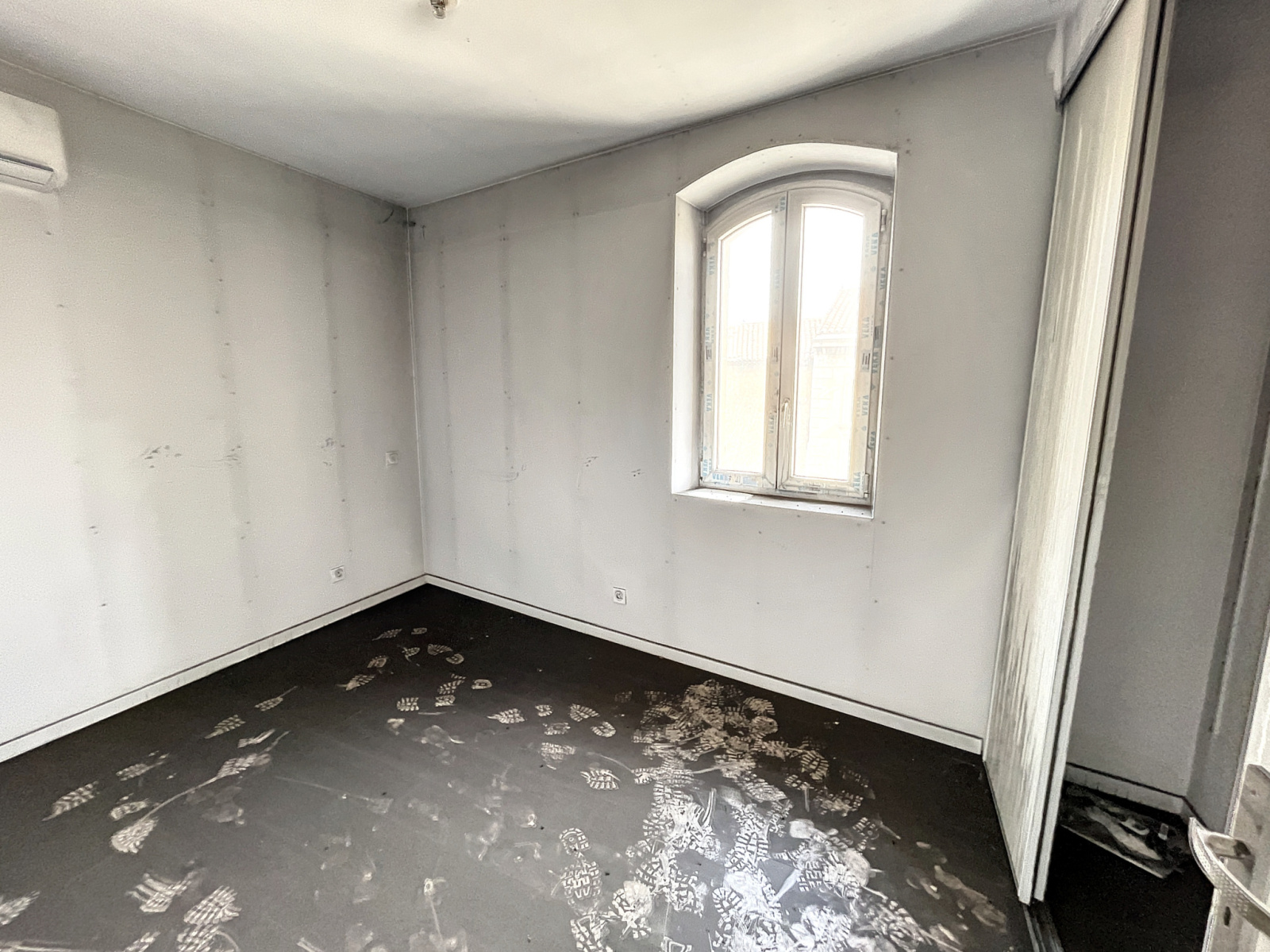 Image_23, Immeuble, Camaret-sur-Aigues, ref :242