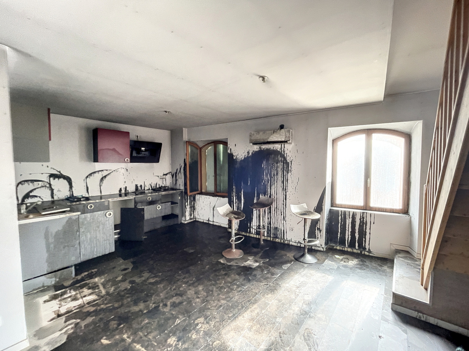 Image_6, Immeuble, Camaret-sur-Aigues, ref :242