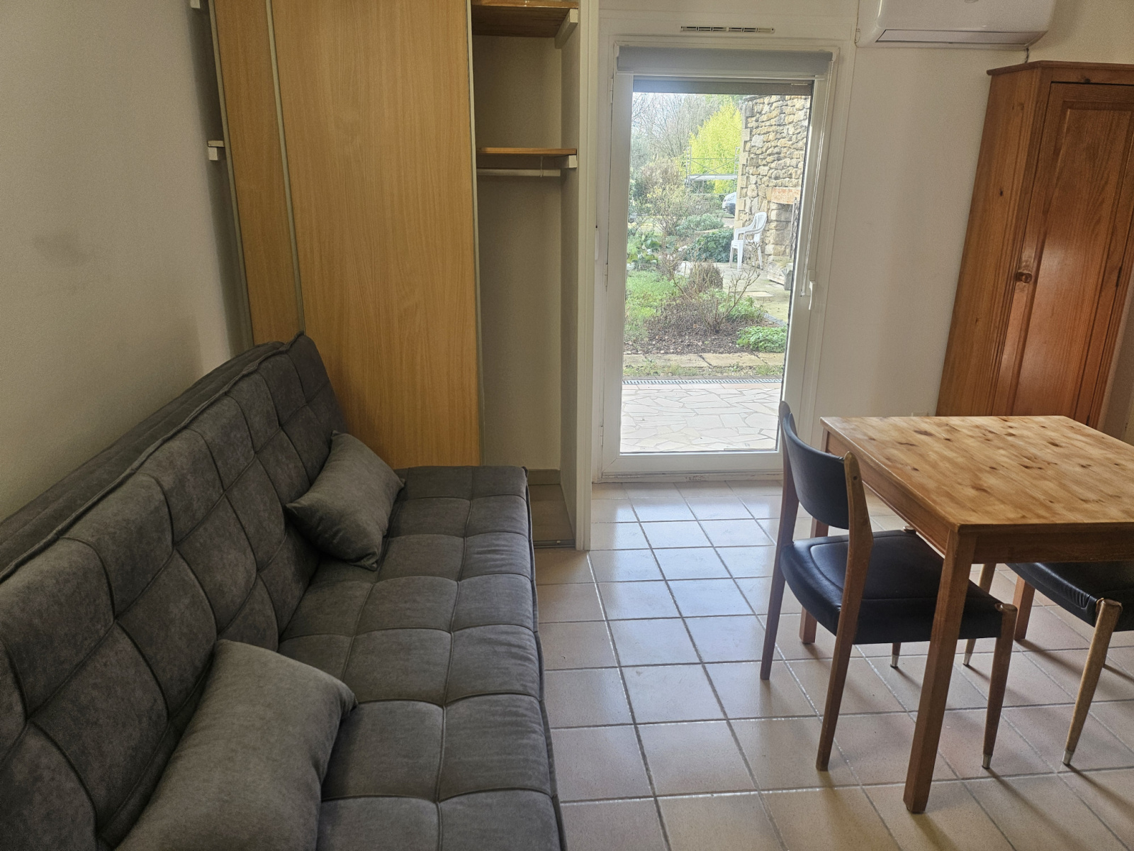 Image_5, Studio, Camaret-sur-Aigues, ref :YS 1