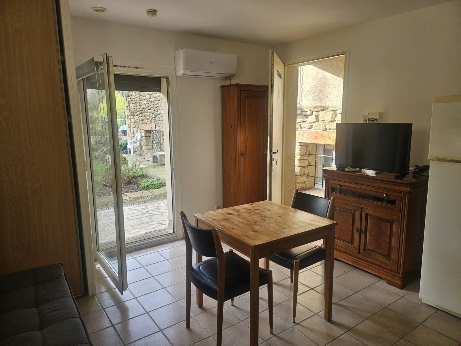 Image_3, Studio, Camaret-sur-Aigues, ref :YS 1