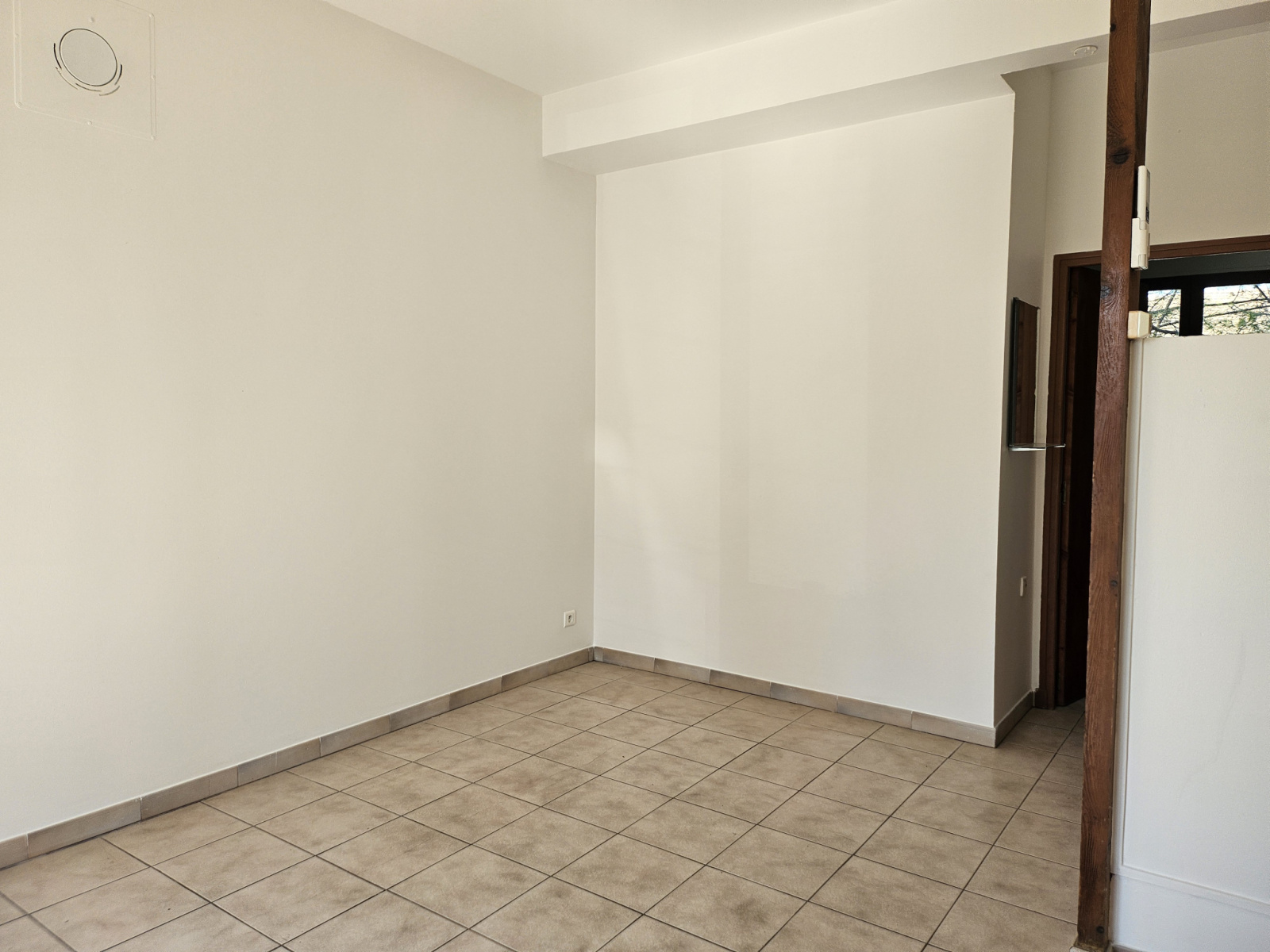 Image_10, Appartement, Travaillan, ref :791